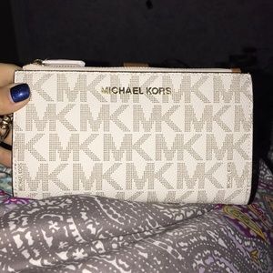 Michael Kors wristlet/wallet